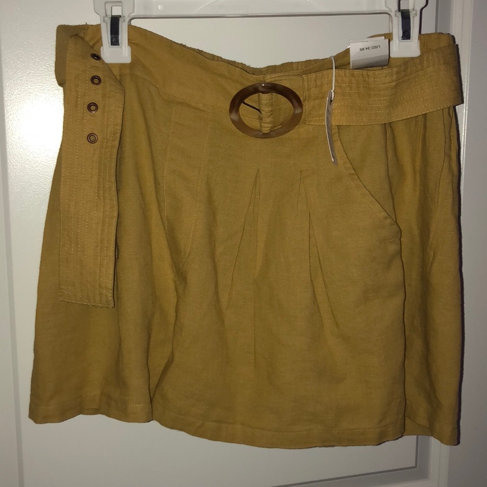 shorts that match the yellow top